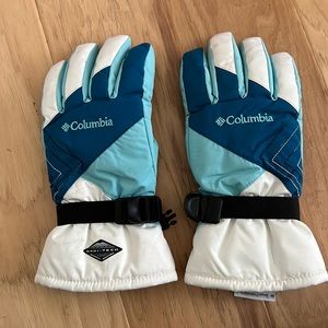 Columbia, Youth size medium, Omni tech, ski gloves. Perfect condition.